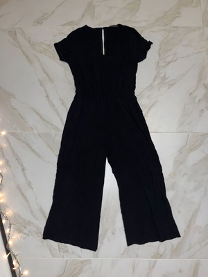 Jumpsuit in excellent condition, size M, black