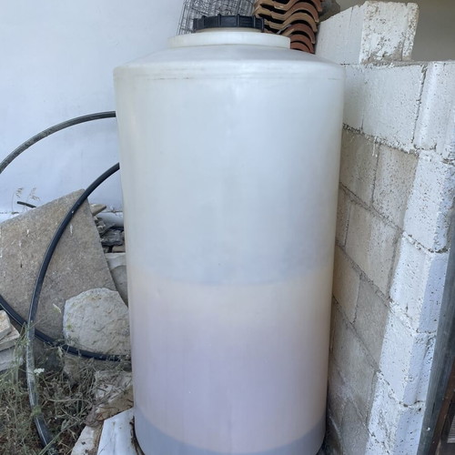 Oil container used, needs cleaning inside