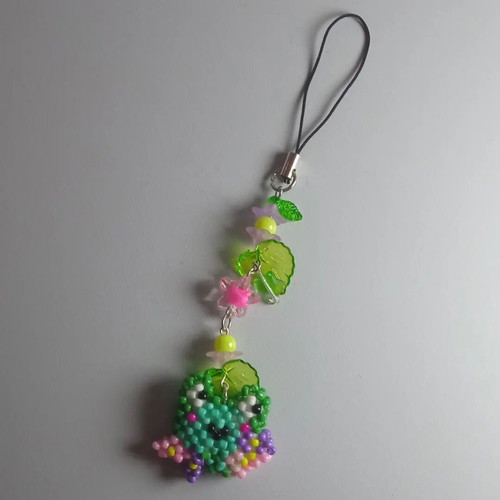 Handmade beaded frog keychain like new, pink and green