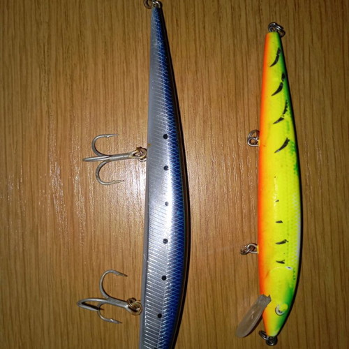 Artificial fishing lures used, 2 pieces