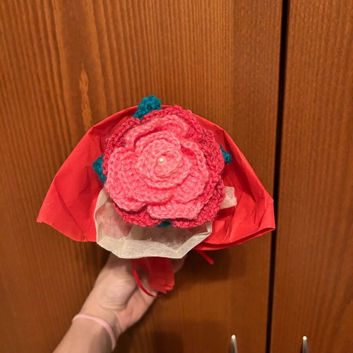 Knitted rose new