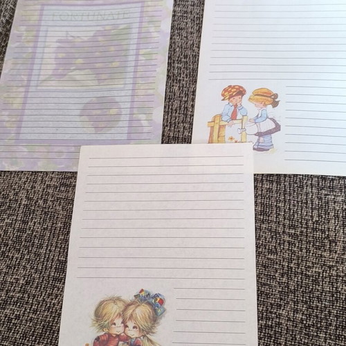 Vintage letter set like new, 23 sheets, 6 envelope sets, 2 covers