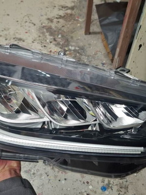 Φανάρι εμπρός δεξί Toyota Yaris μοντέλο 2024 LED σαν καινούργιο