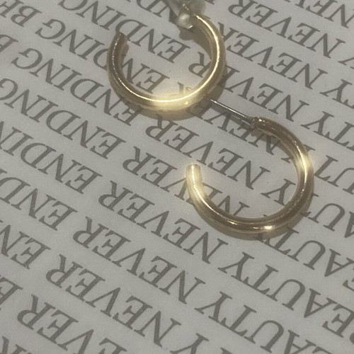 Gold earrings new, nice size and color