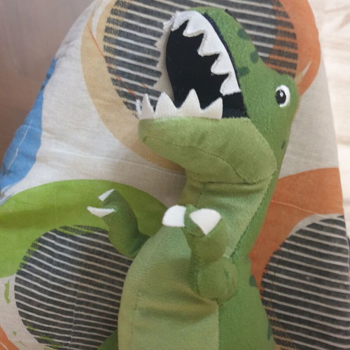 Plush dinosaur like new