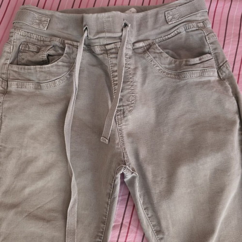 Khaki gray pants like new with elastic and drawstring, size M