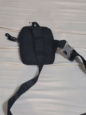 Τσαντάκι Nike μεταχειρισμένο, μέγεθος small 1L