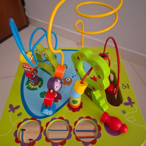 Hape Totally Amazing wooden activity cube Country Critters
