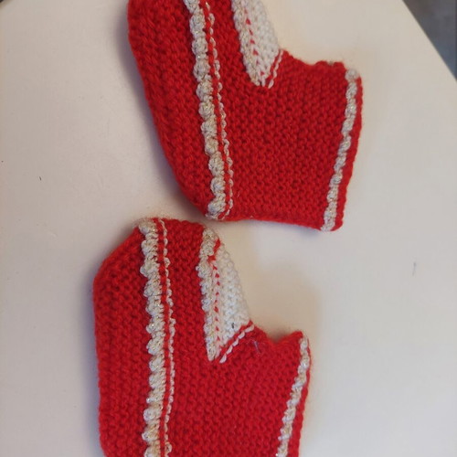 Handmade knitted baby booties set of 2 pairs like new
