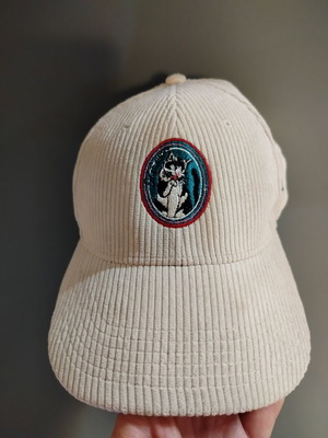 Karavan hat like new with embroidered cat, multicolor, one size