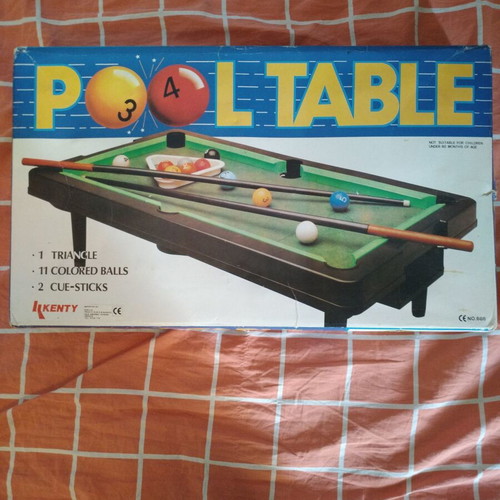 Pooltable Likenty No.688 missing one cue stick