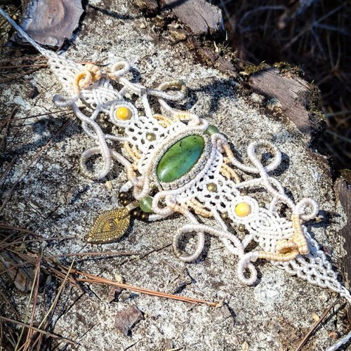 Macrame bracelet with nephrite new, handmade