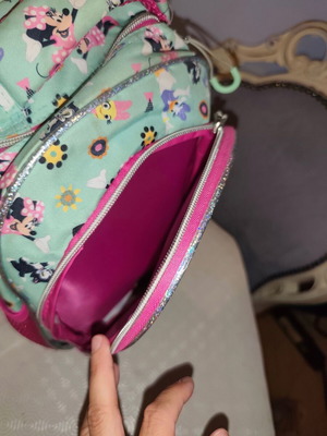 Minnie bag with wheels like new, pink