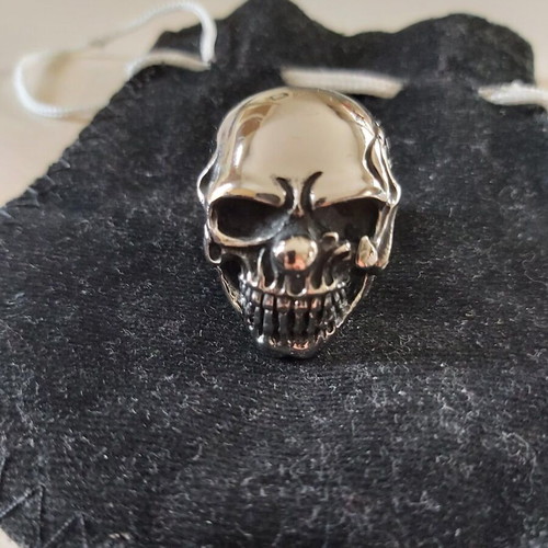 Men's skull ring like new, stainless steel