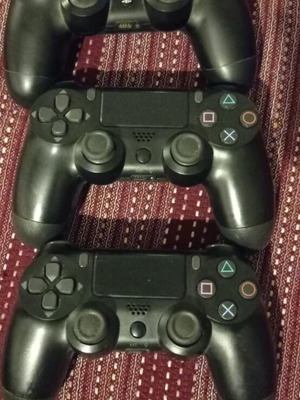 Χειριστήρια PS4 μεταχειρισμένα, πακέτο 3 λειτουργικά