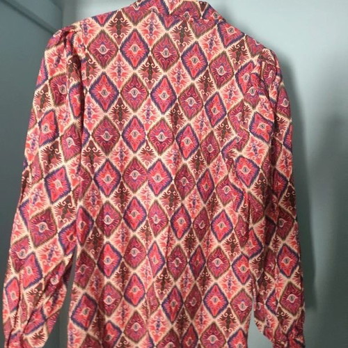 Geisha blouse size M like new, lightweight multicolor fabric