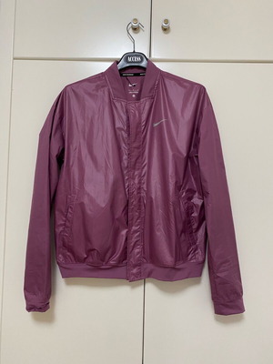 Nike pink sweatshirt size M like new