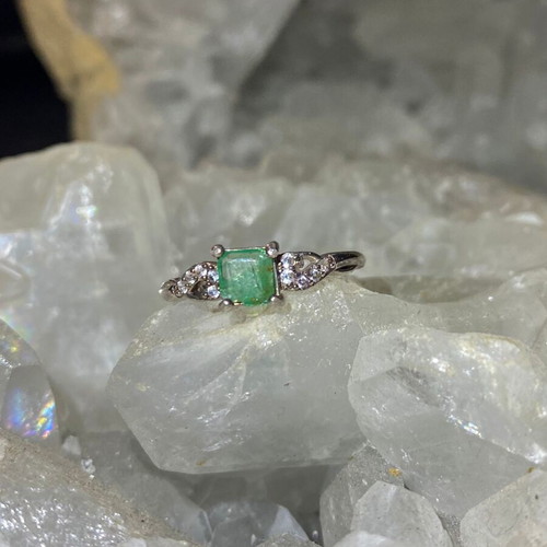 Handmade Silver Ring with Natural Emerald 925 Size 15mm