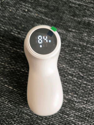 Lint remover with digital battery indicator new