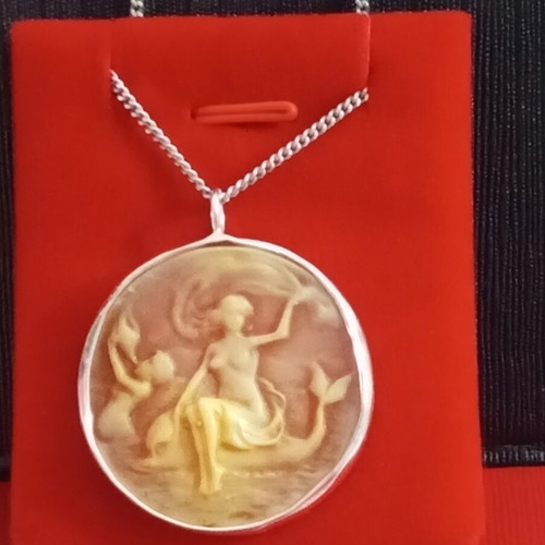 Cameo necklace 925 silver with Greek Muses, used