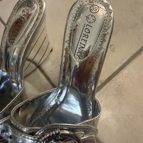 Silver sandals Loreinxy like new with strass platform