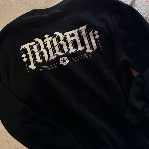 Tribal unisex sweatshirt size L like new, black and white