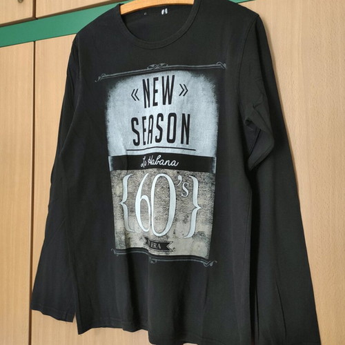 Black long-sleeve spring men's shirt used with New Season print