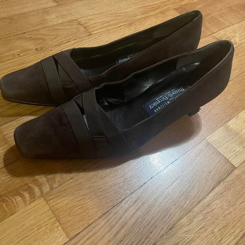 Vintage Russell & Bromley X Stuart Weitzman brown suede pumps used, size 38
