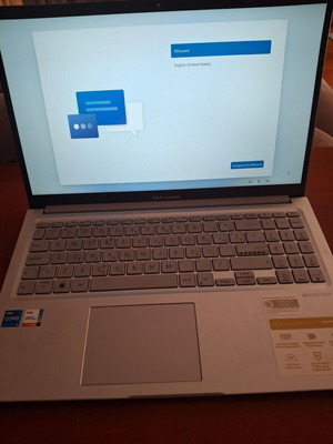 Asus Vivobook 15 X1504Z laptop like new with Intel i5, 16GB RAM and 1TB SSD