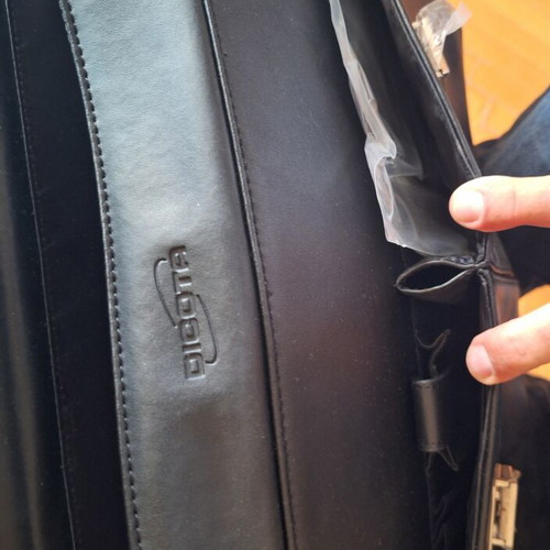Dicota Classic Executive Leather Laptop Briefcase new, black