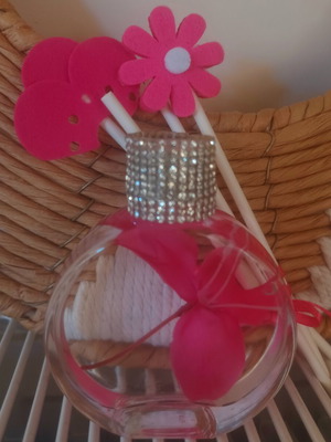 Aroma diffuser new with long-lasting floral sticks