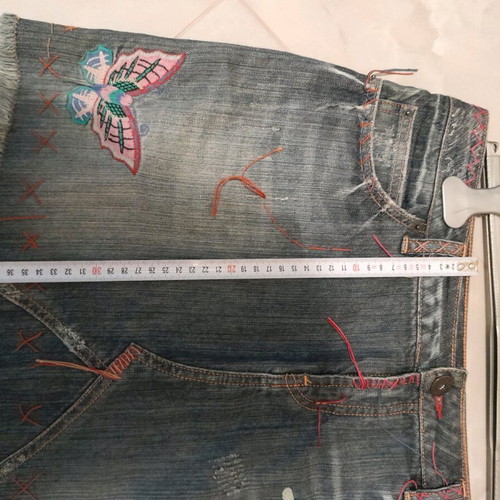 Oasis denim skirt size 40 like new with beautiful embroidery