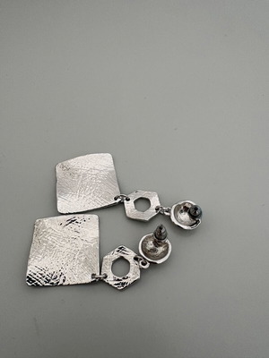 Dangling silver earrings new