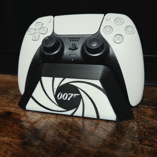 James Bond 007 PS5 DualSense Stand like new