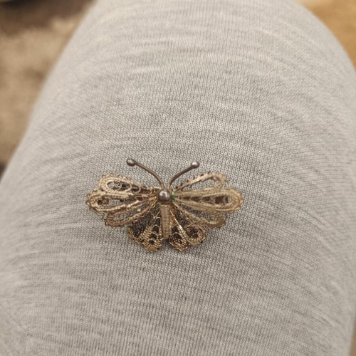 Butterfly pin like new, silver