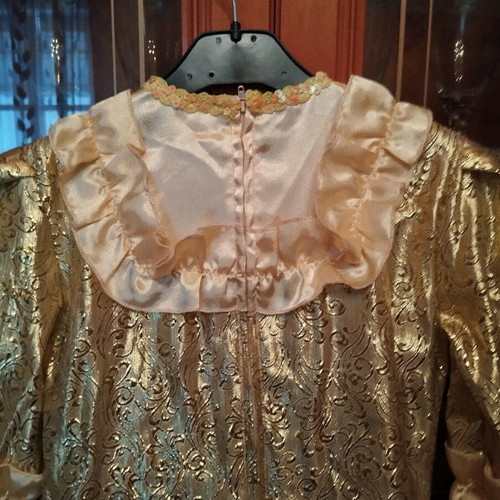 Carnival costume Pentaromfi like new with hat