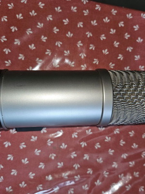 Rode Πυκνωτικό Μικρόφωνο XLR BROADCASTER Τοποθέτηση Shock Mounted/Clip On σε Ασημί Χρώμα