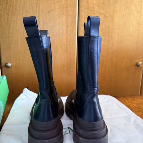 Bottega Veneta Lug Chelsea Boots black leather size 39