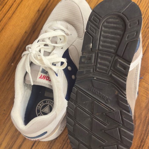 Saucony Men Shadow sneakers used, size 43, white and blue