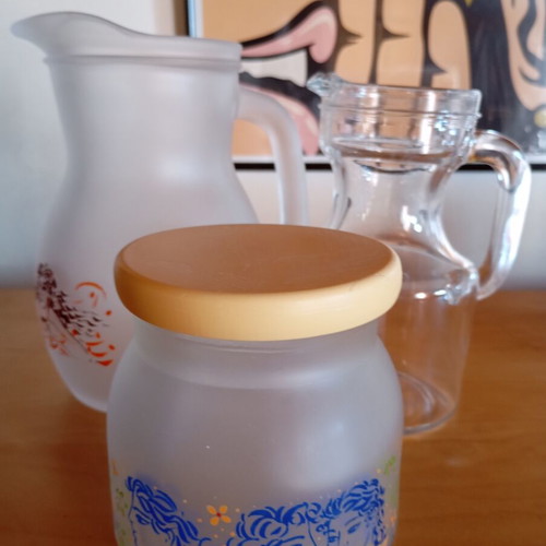 Glass pitcher and sugar bowl with Stathopoulos design, like new, gift included