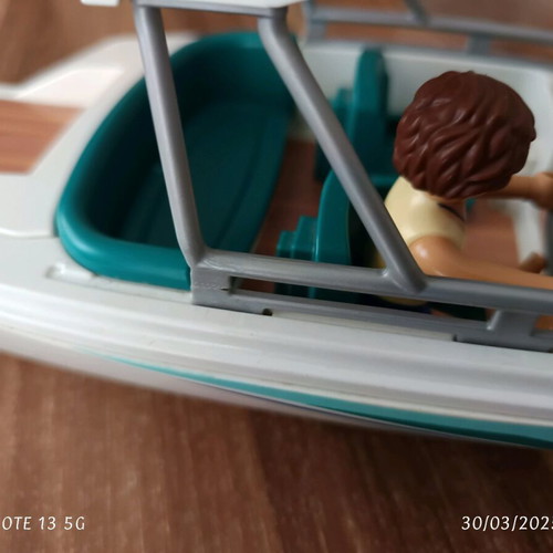 Playmobil no 6981 used with missing parts