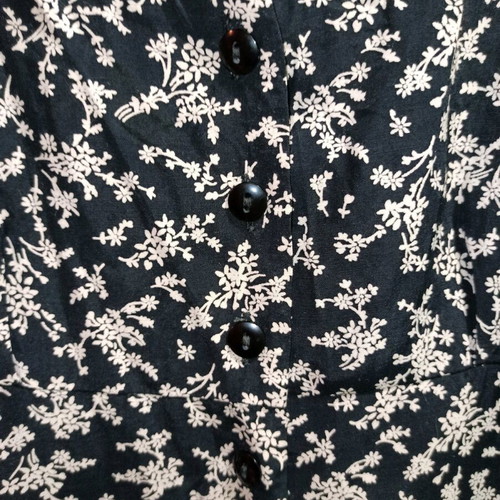 Vintage dress like new, black with white details, size S-M