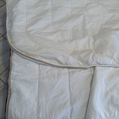 Comforter Set Louvre double new in packaging white ecru with gold designs