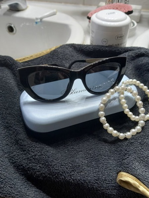 Γυαλιά ηλίου γυναικεία Michael Kors σαν καινούργια, μαύρα και χρυσαφί
