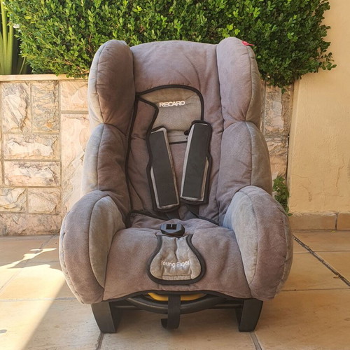 Recaro Young Expert car seat like new, safe and comfortable