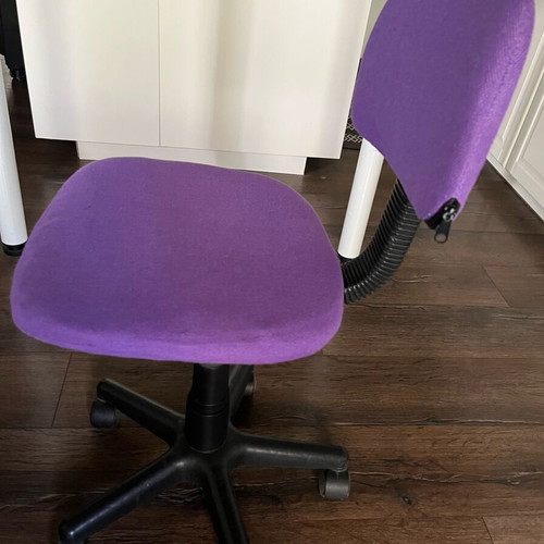 Children's office chair used, purple color with height adjustment