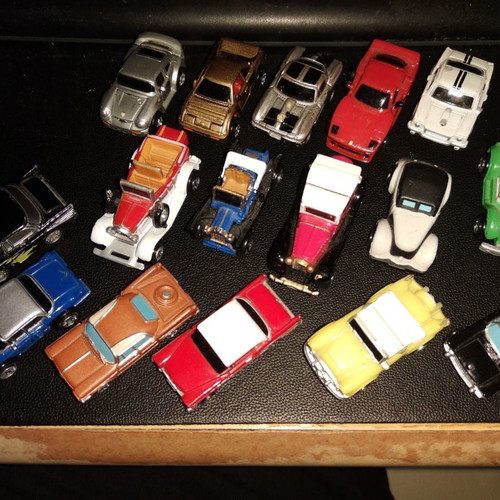 GALOOB toy cars used, 3 Deluxe and 13 regular models