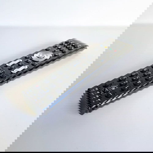 Universal Τηλεκοντρόλ One For All Essence 4 URC 7140 μεταχειρισμένο