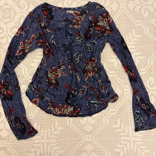 Hollister floral boho wrap blouse like new, blue and red