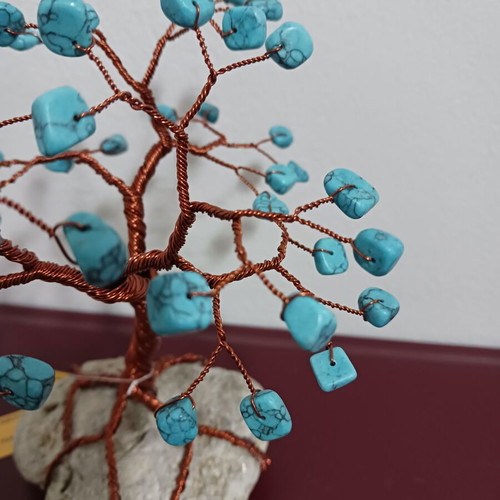 Tree made of copper wire and semi-precious stones new